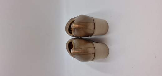 ANASTASIO DECOLLETE IN PELLE LAMINATA