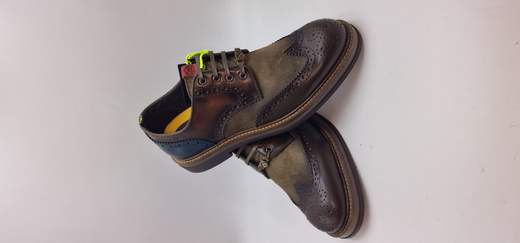 AMBITIOUS DERBY IN PELLE E CROSTA