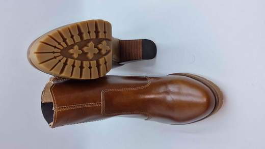 NERO GIARDINI STIVALETTO IN PELLE