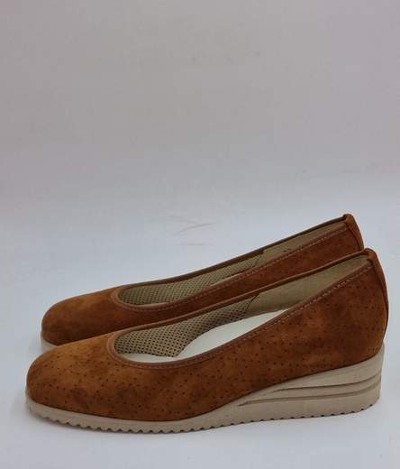 ANASTASIO DECOLLETE IN CAMOSCIO