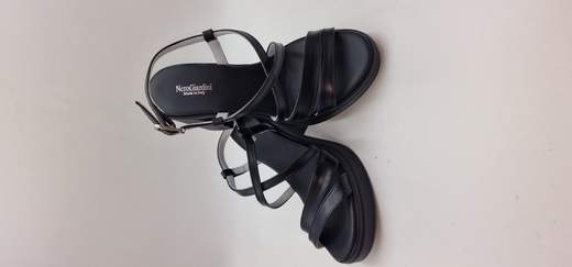 NERO GIARDINI SANDALO IN PELLE