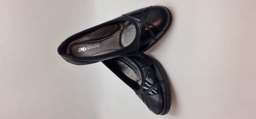 MELLUSO DECOLLETE IN PELLE E VERNICE