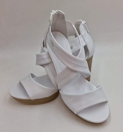 NERO GIARDINI SANDALO IN NAPPA