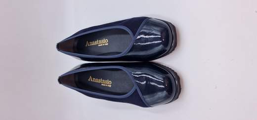 ANASTASIO DECOLLETE IN NAPLAK E COMOSCIO