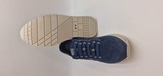 NERO GIARDINI SNEAKER IN CAMOSCIO