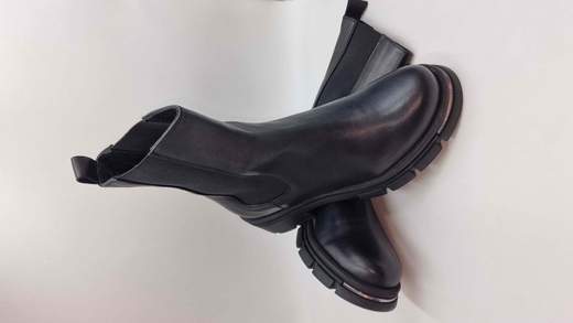 SOFIA LEN BEATLES PELLE