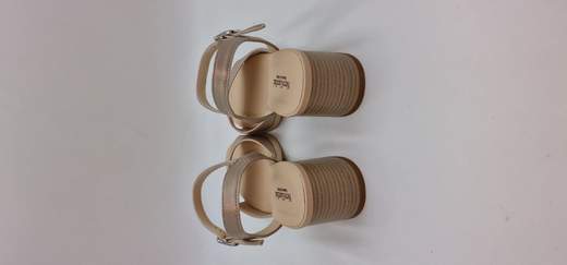 NERO GIARDINI SANDALO IN PELLE LAMINATA