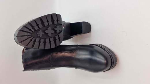 NERO GIARDINI STIVALETTO IN PELLE