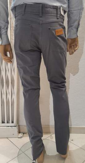 WRANGLER  LARSTON 812 TAPERED